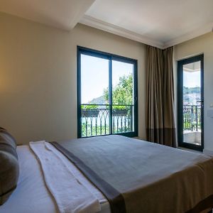 Zimmer mit Kingsize-Bett